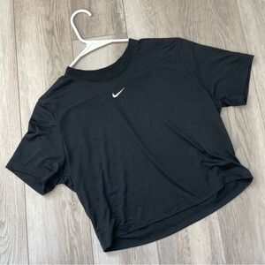 Nike Crop Top Tshirt short sleeve womens Black (large) lightweight sporty casual